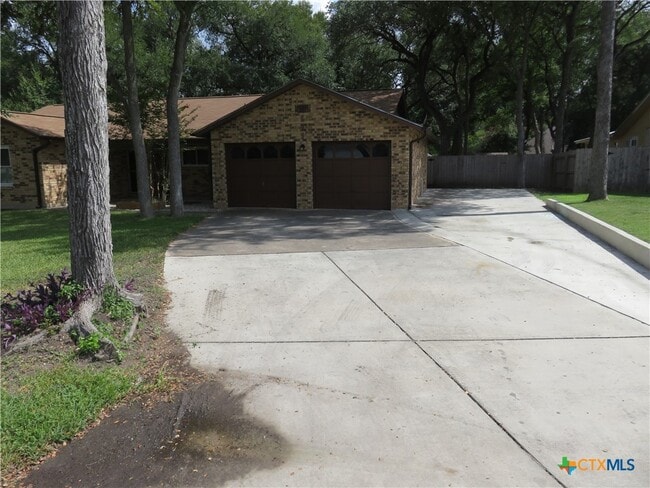 Photo - 139 Lone Oak St