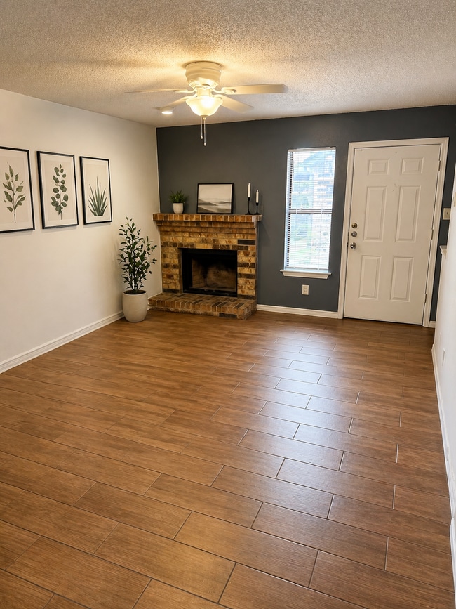Photo - 2109 W Walnut St