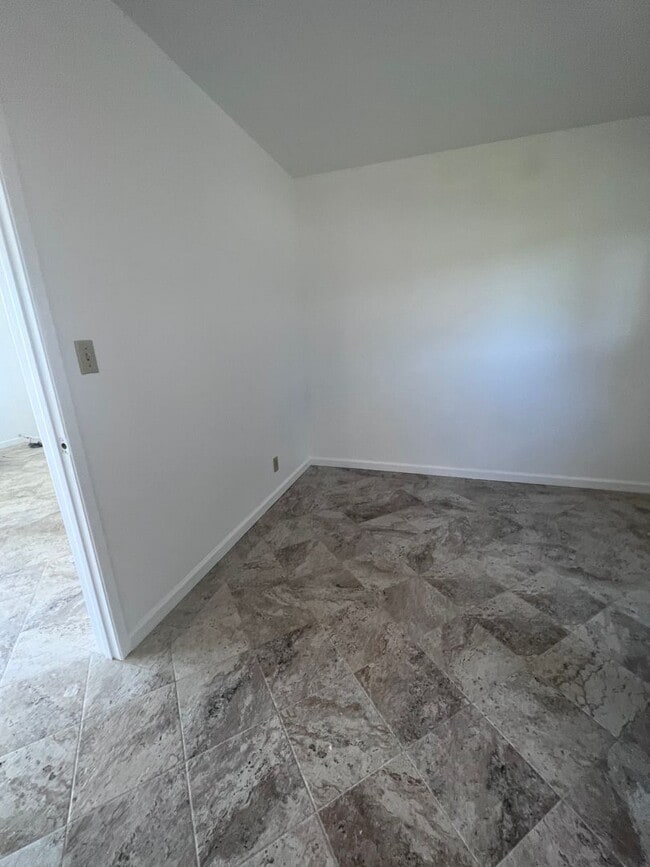 Photo - Midtown Ventura - One bedroom, one bath up...