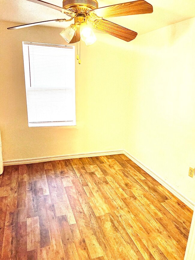 Photo - 2534 1/2 NW 21st Unit 2534 1-2 NW 21