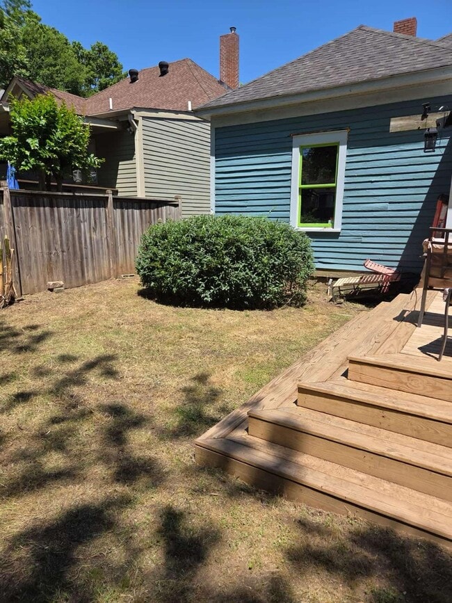 patio trasero - 249 Powell St SE