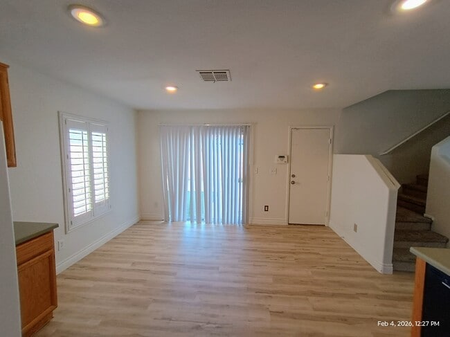 Photo - 674 Iron Bridge St