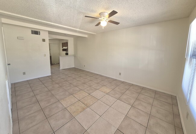 Photo - 1017 N 6th Ave