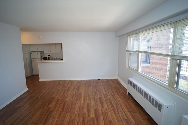 Photo - 2909 N Sheridan Rd Unidad 1401