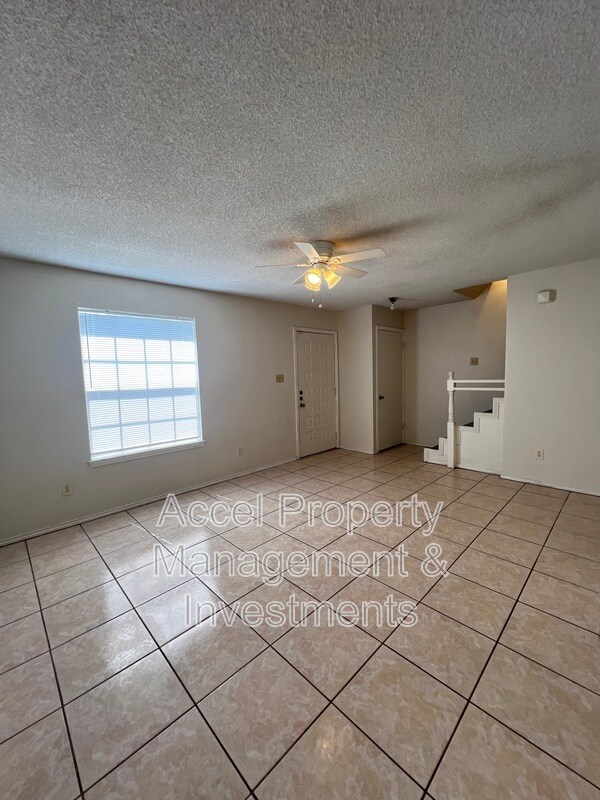 Photo - 2133 Kerria Ave Unit 4