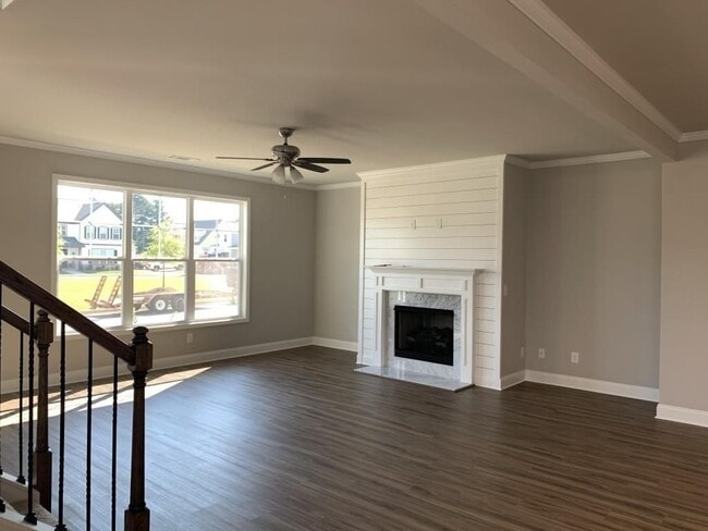 Photo - 5203 Addison St