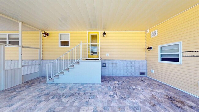 Photo - 10728 Poplar St NE