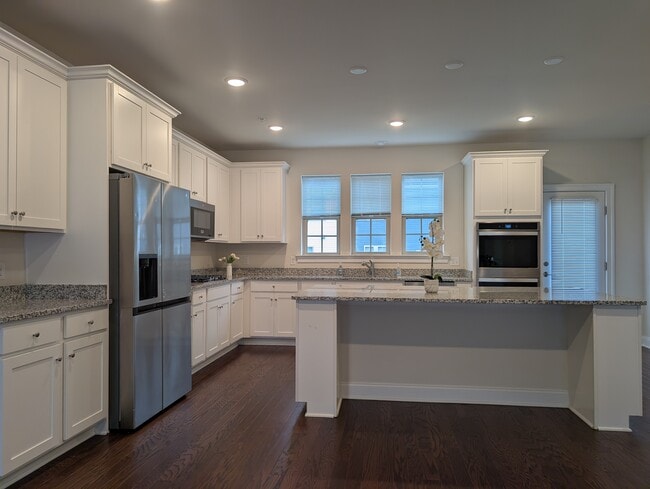 Photo - 35 Dahlia Dr