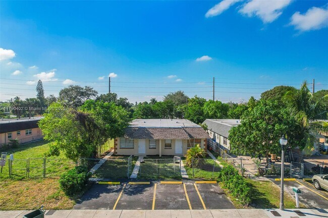 Photo - 1621 NW 8th Ave Unit 1621