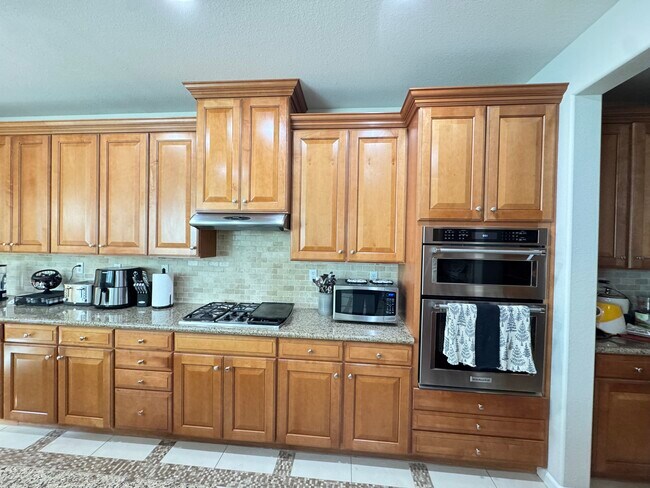 Photo - 2400 Ventana View Way