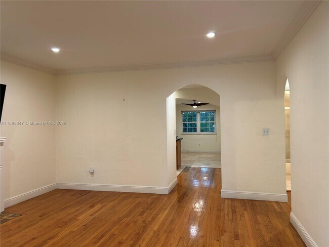 Photo - 641 Zamora Ave