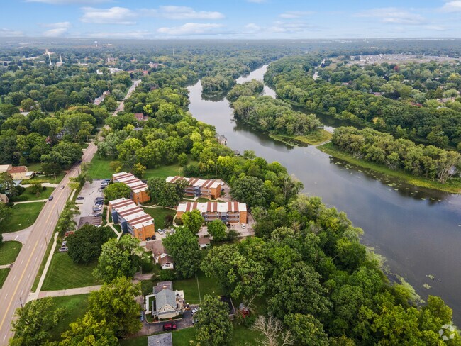 Building Photo - River Oaks Rental