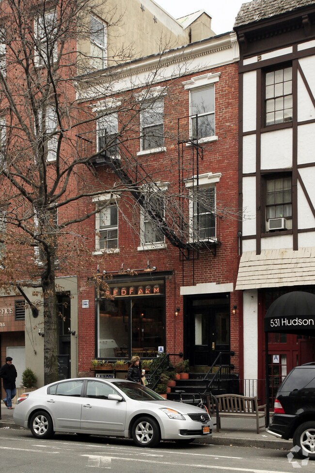 Foto principal - 529 Hudson Street