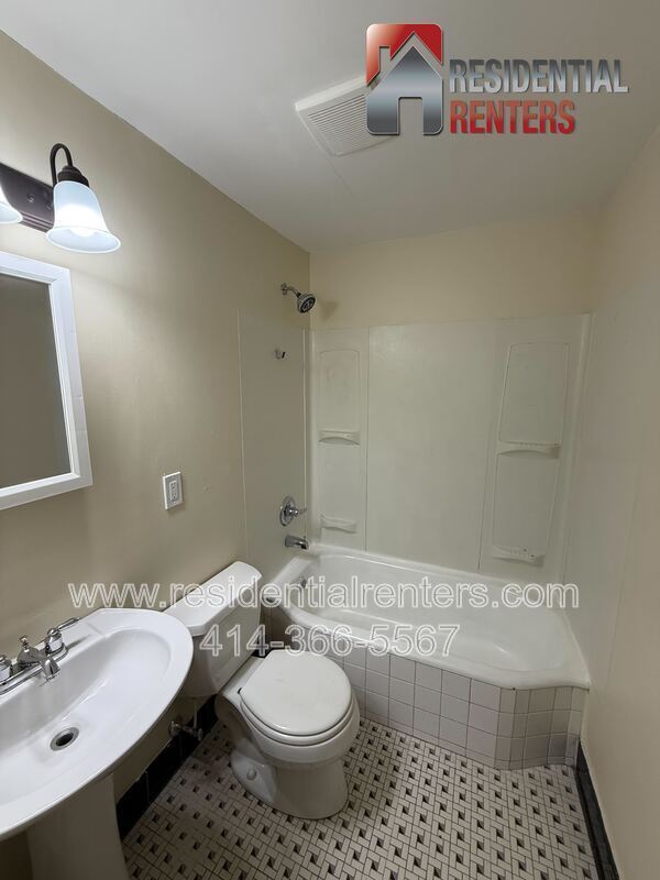 Photo - 2240 S 82nd St