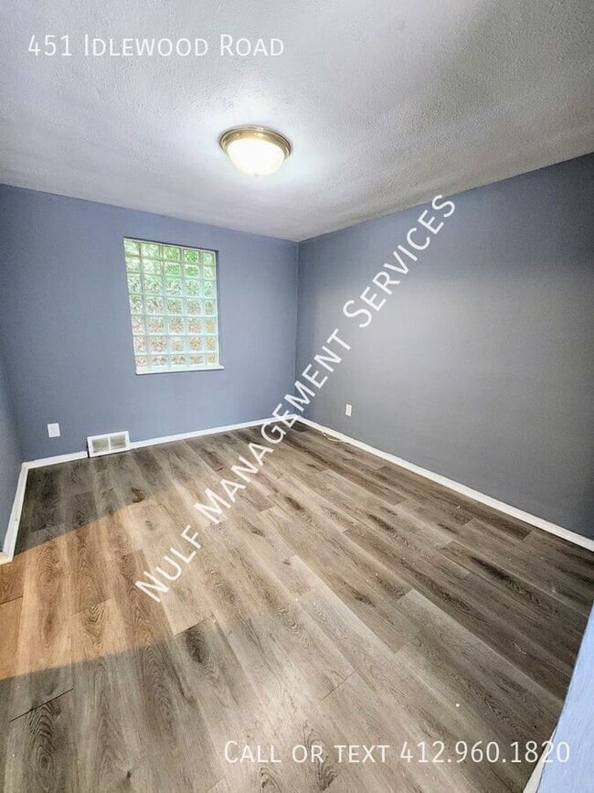 Photo - 451 Idlewood Rd