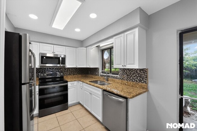 Photo - 454 Loblolly Ln