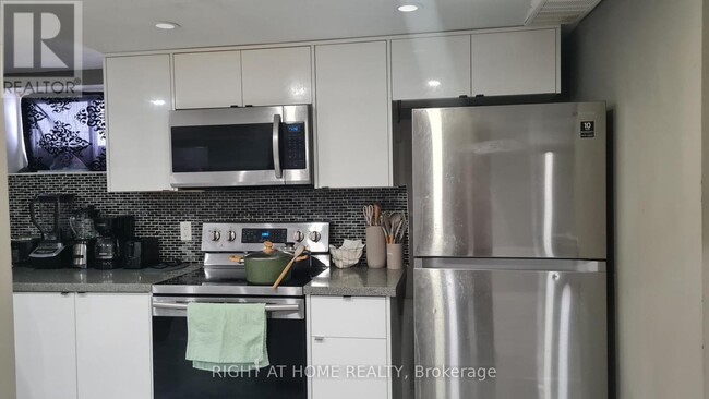 Photo - 124 Overture Rd