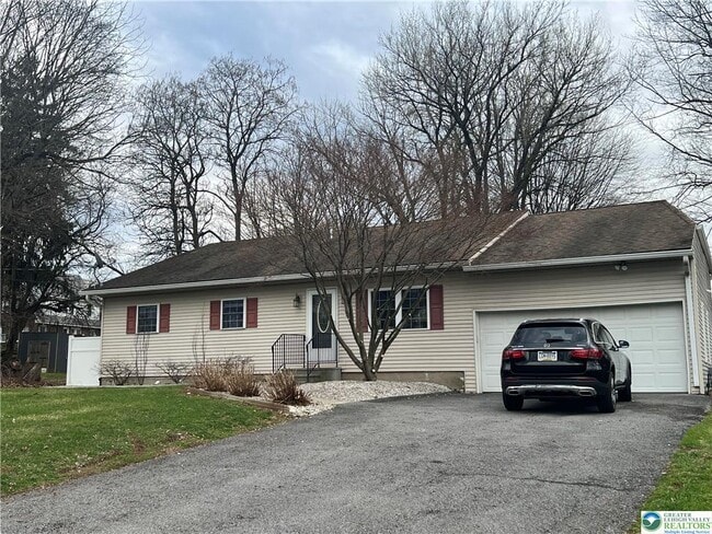 Photo - 760 Lloyd St