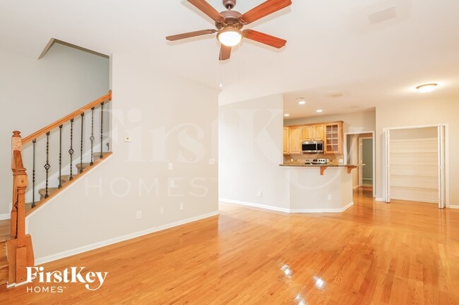 Photo - 529 McMillan Dr