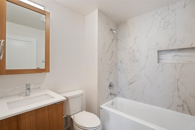 Photo - 5810 Roosevelt Way NE Unit 5810 D Lower