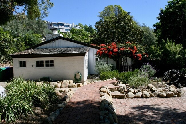 Charming 4 Bedroom Home plus office in Mis... - Charming 4 Bedroom Home plus office in Mis...