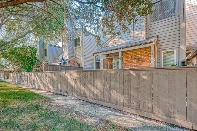 Photo - 11733 Lakeside Pl Dr