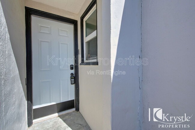 Photo - 1340 Farrell St