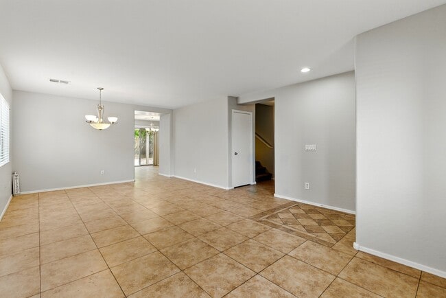 Photo - 11546 W Schleifer Dr