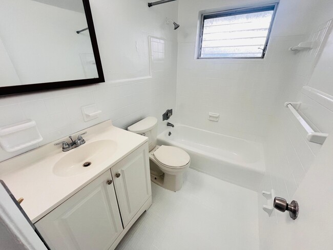 Photo - 1241 W River Dr Unit 1