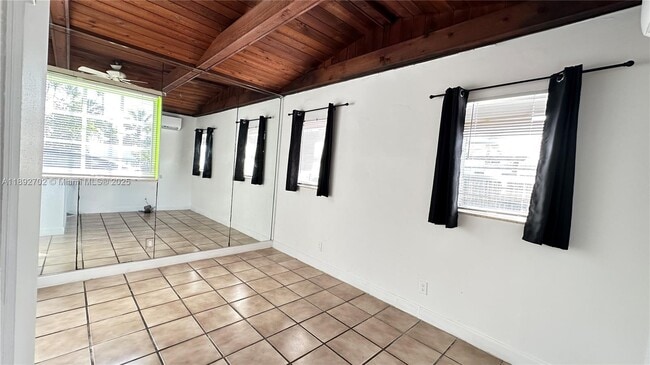 Photo - 2410 Roosevelt St Unidad REAR