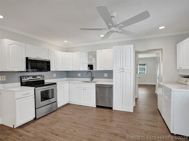 Building Photo - 1205 Guava Isle