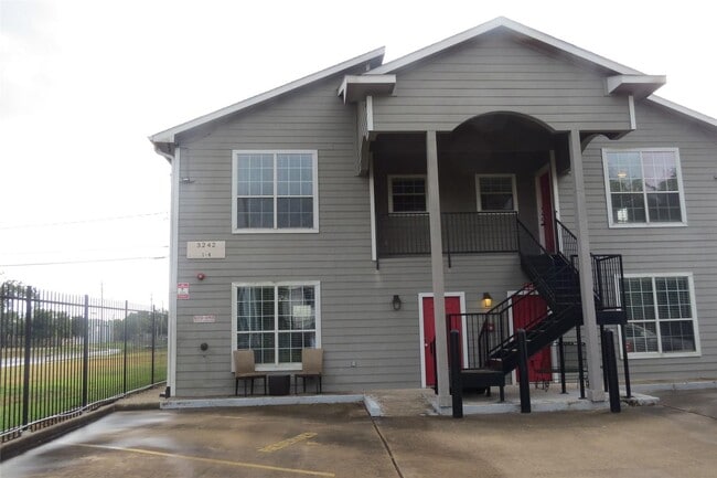 Photo - For Lease 1st Floor Unit | 2 Bed, 1 Bath | 860 Sq Ft | Southland Terrace Community |