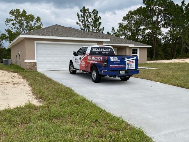 Photo - Custom Home - Desirable SW Ocala Neighborhood 3/2/2 **Won't Last**