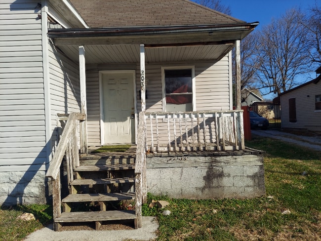 Building Photo - 2034 N Washington Ave