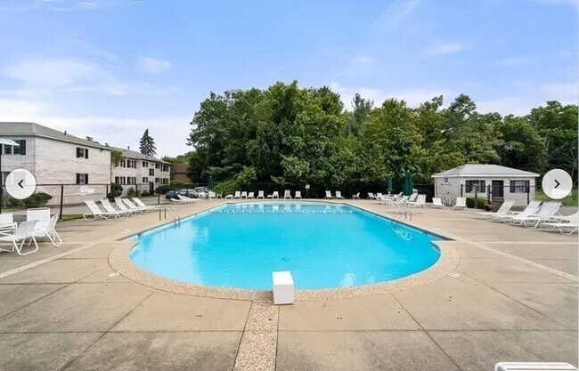 Photo - 47 Lake Shore Ct Unit 47 LSC