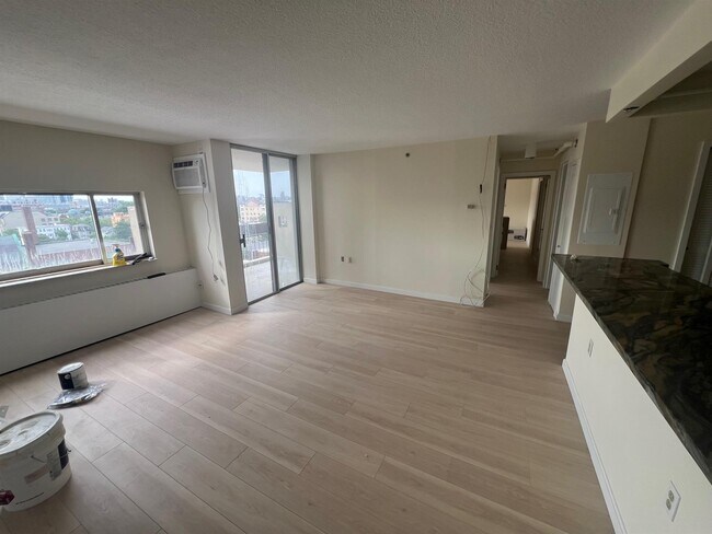 Photo - 872 Massachusetts Ave Unidad 803