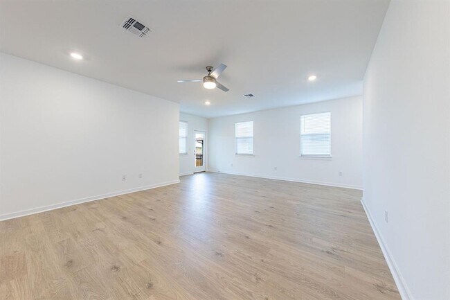 Photo - 2404 Tucker Ln