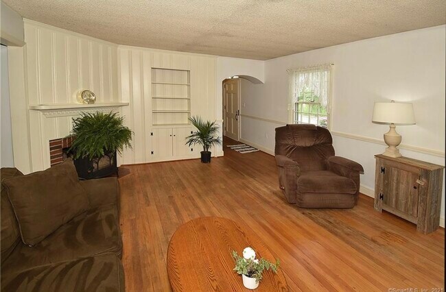Photo - 499 N Eagleville Rd