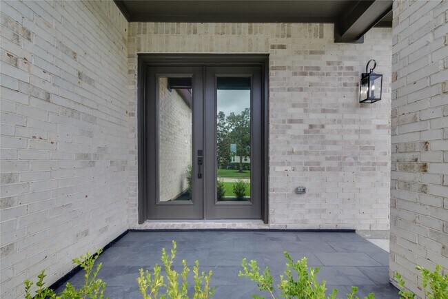 Photo - 171 Waterford Way