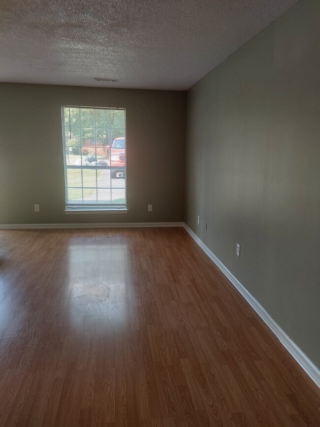 Photo - 129A Shearer St