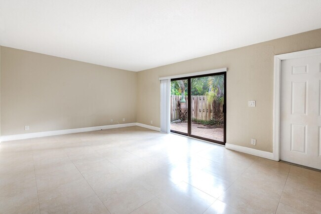 Photo - 2471 Waterside Dr
