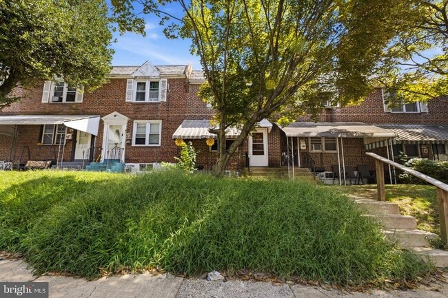 351 W 22nd St