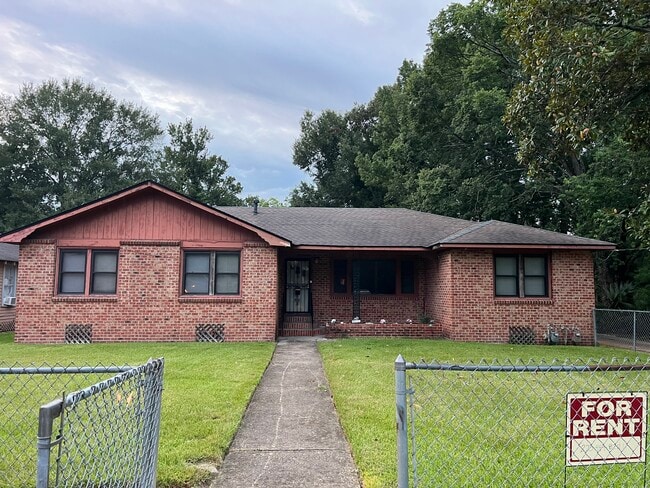 Building Photo - 2446 Balis Dr Rental