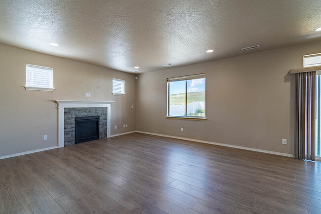 Photo - 705 Condor Dr