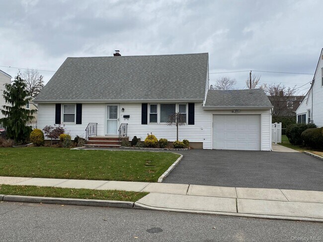 Building Photo - 25 Woodhollow Rd