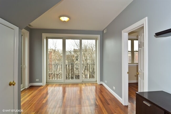 Photo - 1540 N Claremont Ave