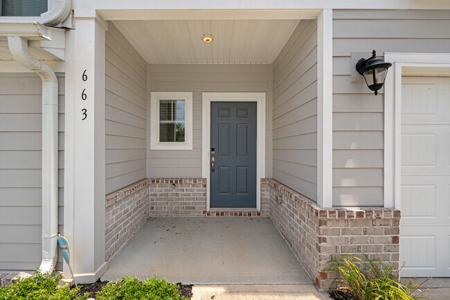 Photo - 663 Millwright Wy