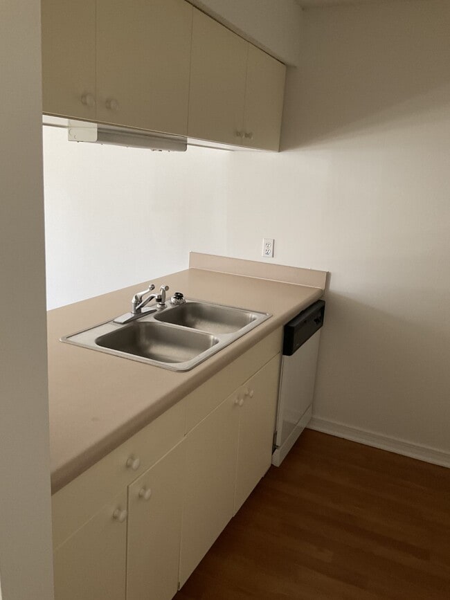 Photo - 1800 Tsuga Way