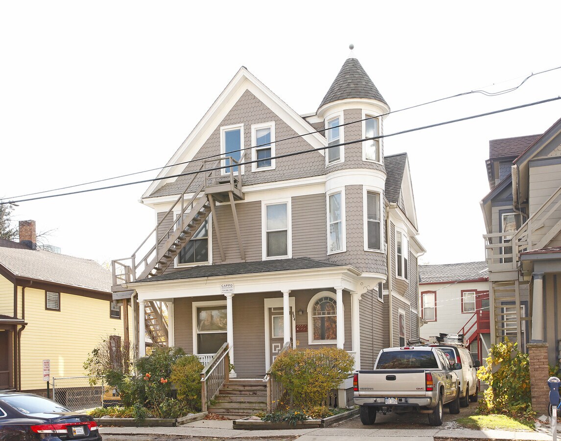 Photo - 804 Monroe St