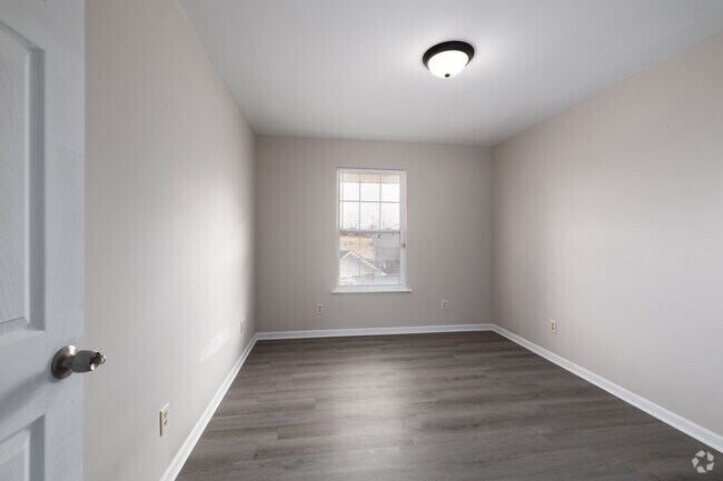 2 BR, 1 BA - 768 SF